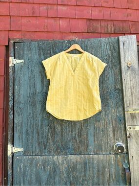 GAP Yellow Cotton V-Neck Short Sleeve Women's Top